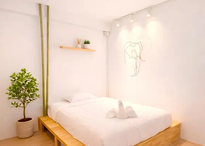 Arta Hostel *