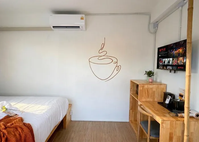 Arta Hostel *